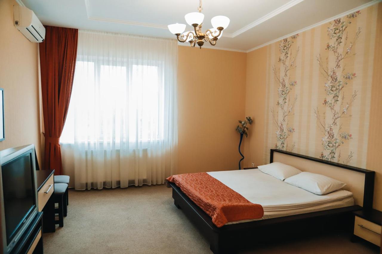 Готель Релакс Korostyshiv Buitenkant foto
